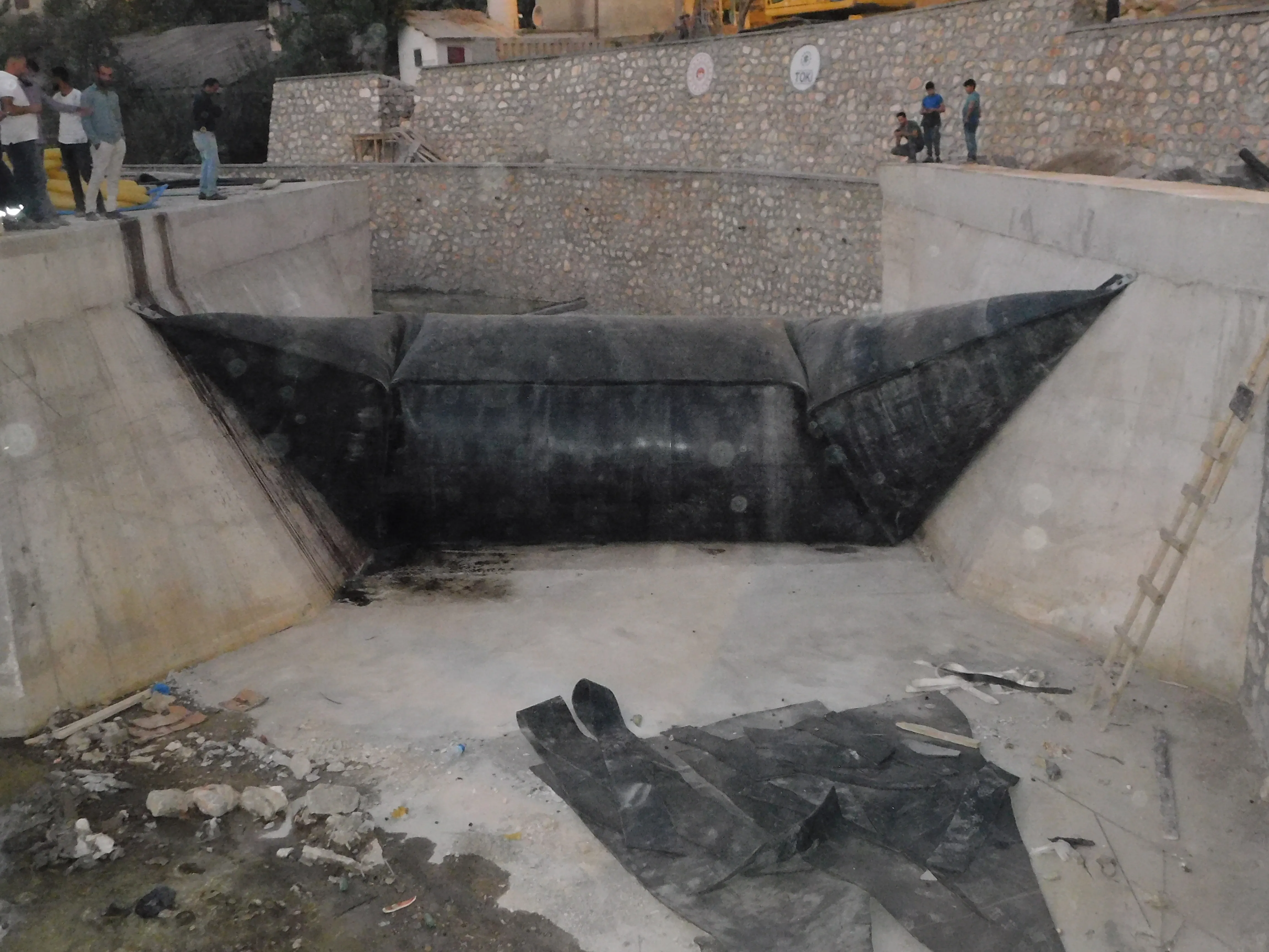 BİTLİS MİLLET BAHÇESİ 4 ADET LASTİK SAVAK PROJESİ